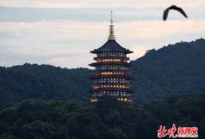 雷峰塔变金银岛 瞅准了再投币！盘点那些让人看不懂的许愿地