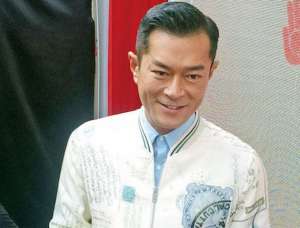 古天乐为慈善卖曲奇 在内地捐建学校超过60间