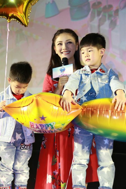 《妈妈是超人2》回归胡可分享“鲫鱼兄弟”养成记