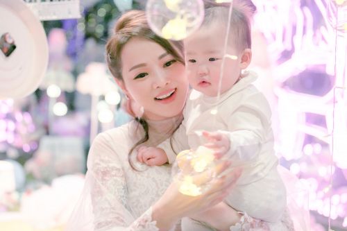 《妈妈是超人2》今日上线伊能静居家甘当“女儿奴”