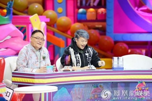 徐静蕾《奇葩说》秀恩爱 猛赞黄立行：哪儿都好！
