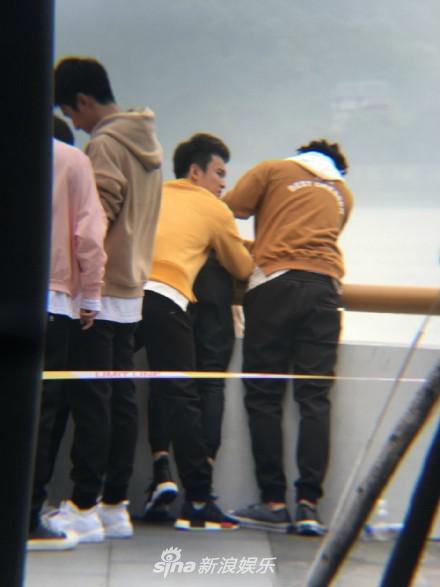 心疼！王俊凯录《高能少年团》不舒服呕吐 稍缓解便微笑示人