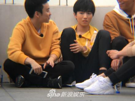 心疼！王俊凯录《高能少年团》不舒服呕吐 稍缓解便微笑示人