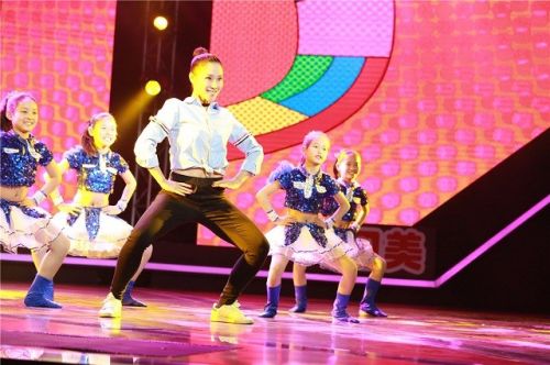 “最美特教”为学生寻母 《妈妈咪呀》东北夫妻演绎中国式家庭