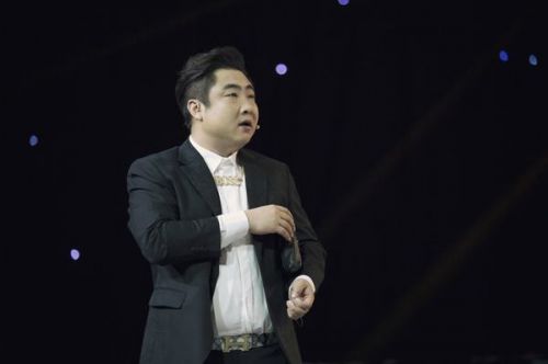 “霸屏大魔王”乔杉搭档修睿再战《笑声传奇》
