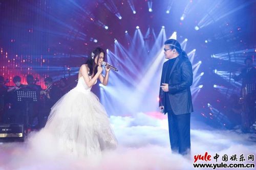 《歌手》决赛刘欢袁娅维默契联手 艺术改编影视音乐引发热议